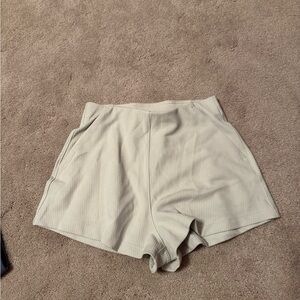 Lululemon Women's Ribbed Softstreme High Rise Cream Shorts (2”)